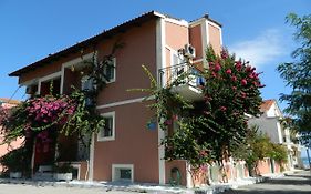 Konstantinos Apartments