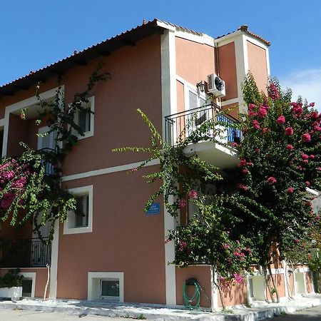 Konstantinos Apartments Agia Efimia Exterior photo
